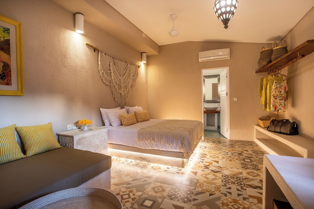 PinkPrivate Sanur - for Cool Adults Only