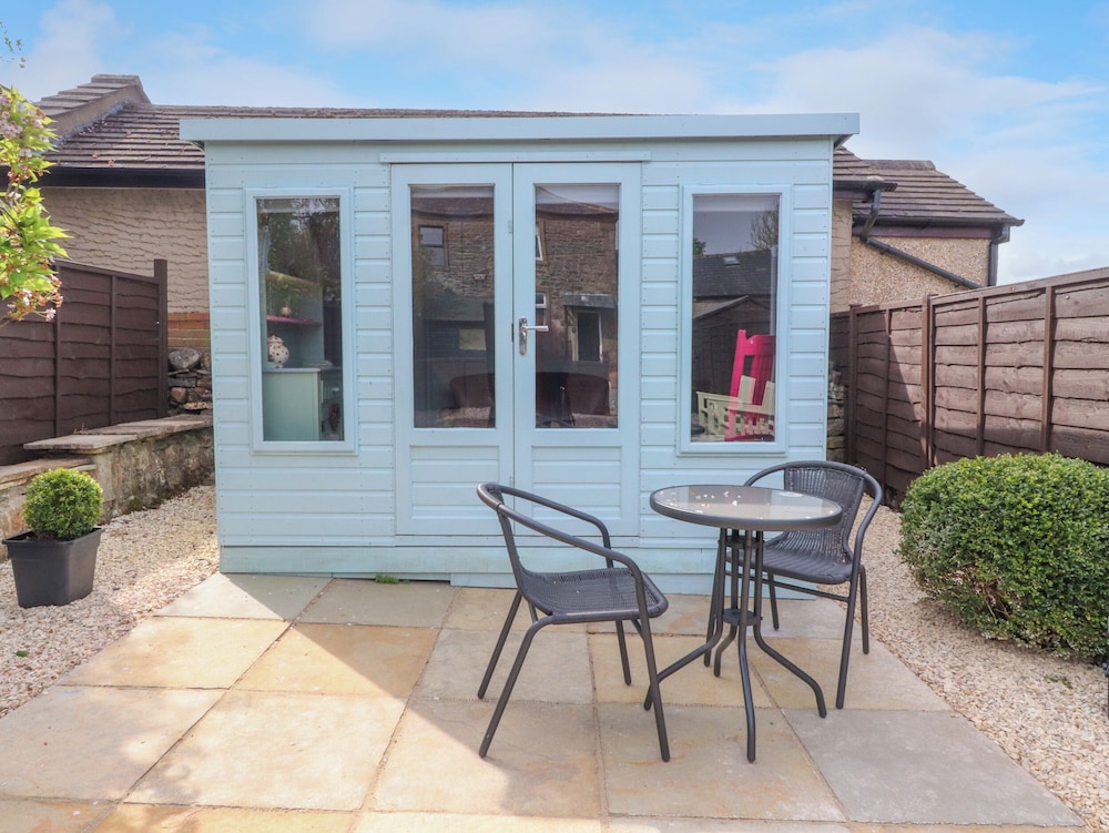 3 Cowper Place