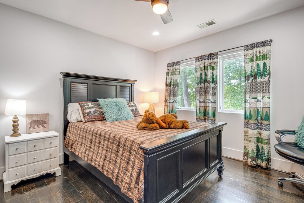 Hilltop Blue Ridge Mtn Home: Hot Tub, Views view 3