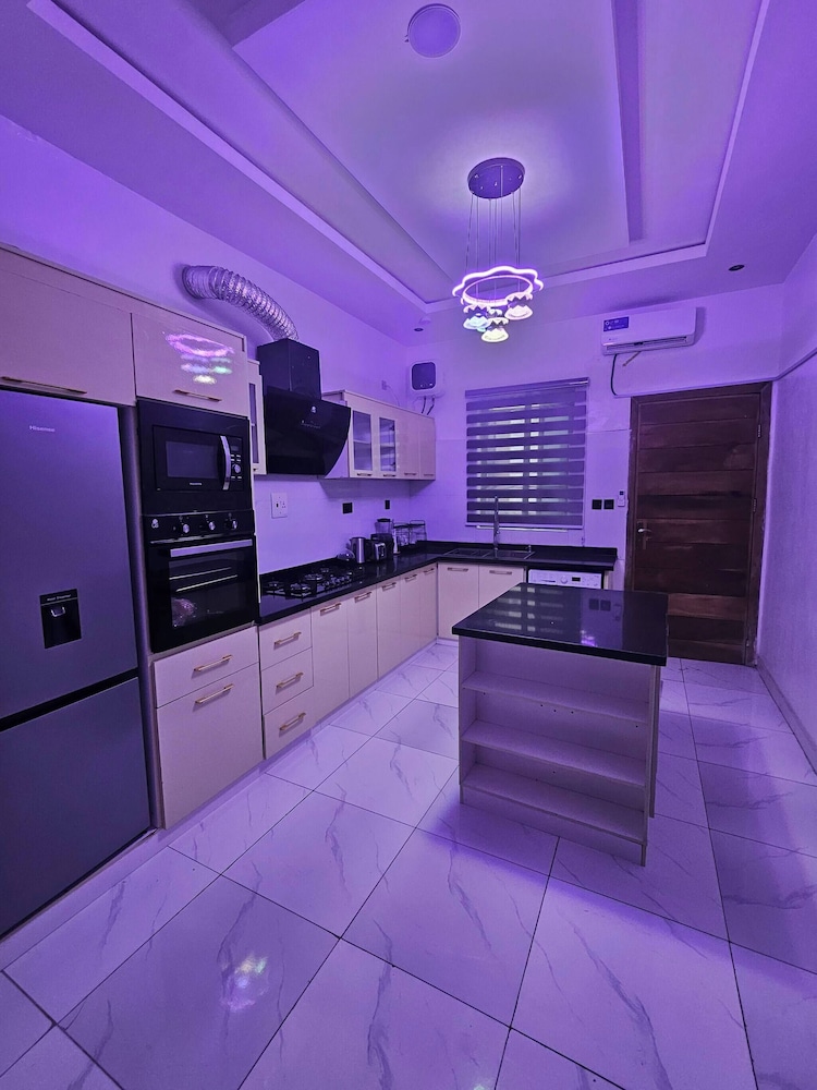 Luxury 5 Bedrooms Duplex With Swimming Pool