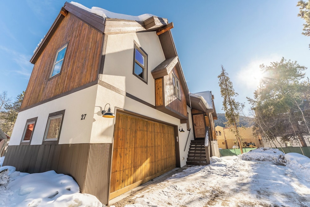 27 Rasor Court