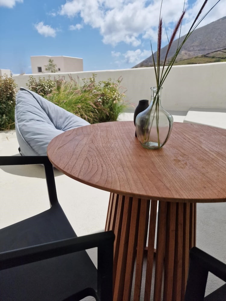MAEVA Santorini Suites