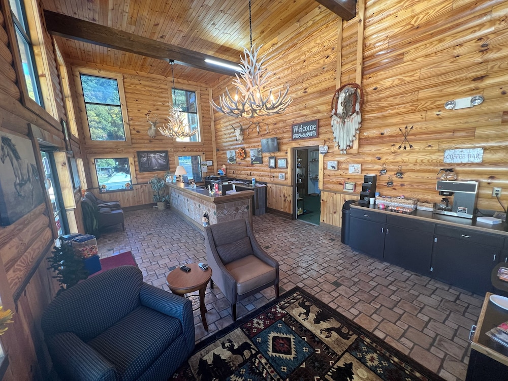 Cherokee Lodge