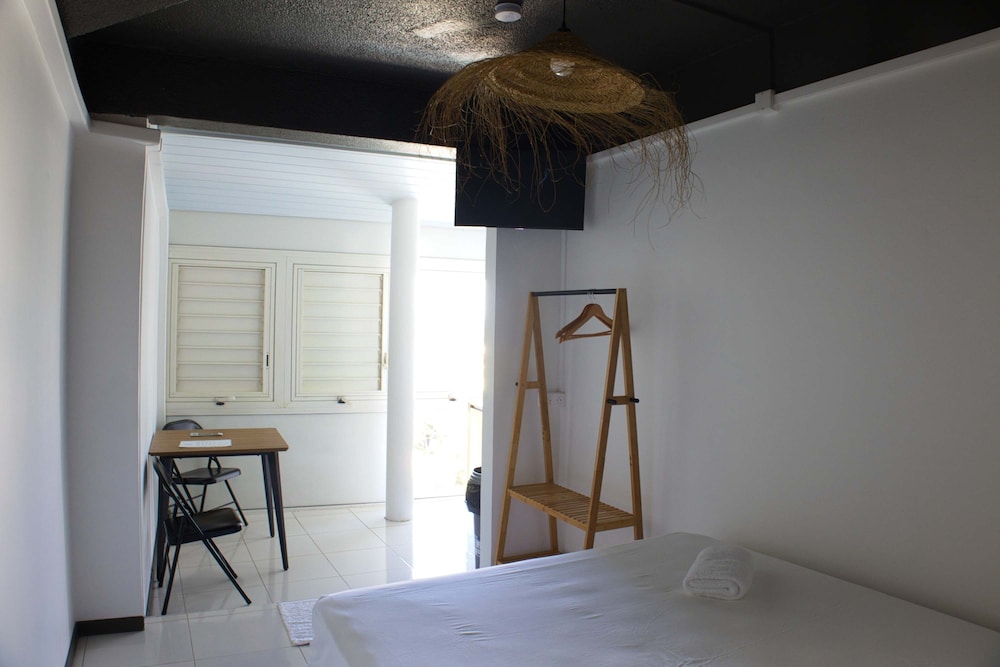 Airport Manini Lodge Studio 6