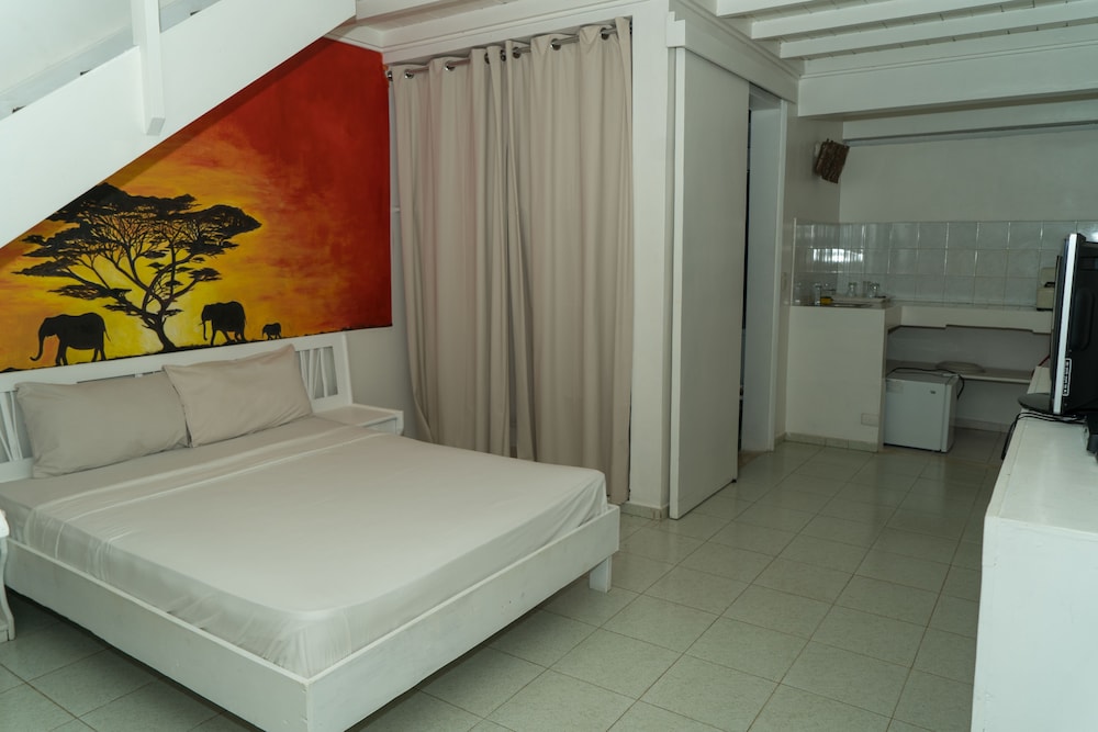Afreeka Beach Hostel & Music Bar
