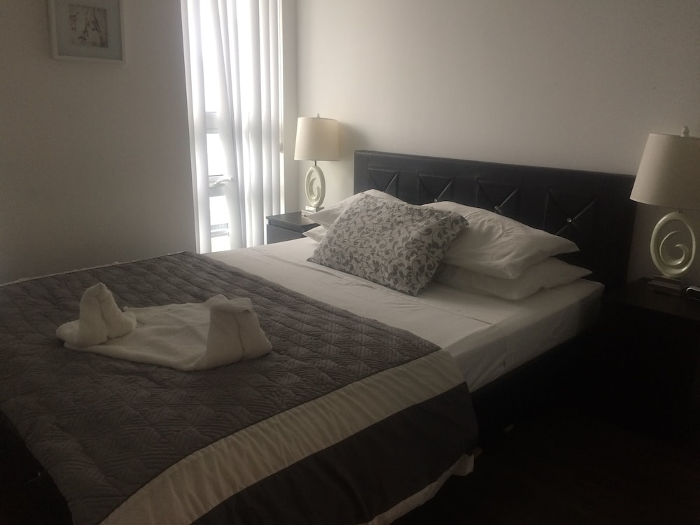 Executive Suite at Liberty Village - Image 3