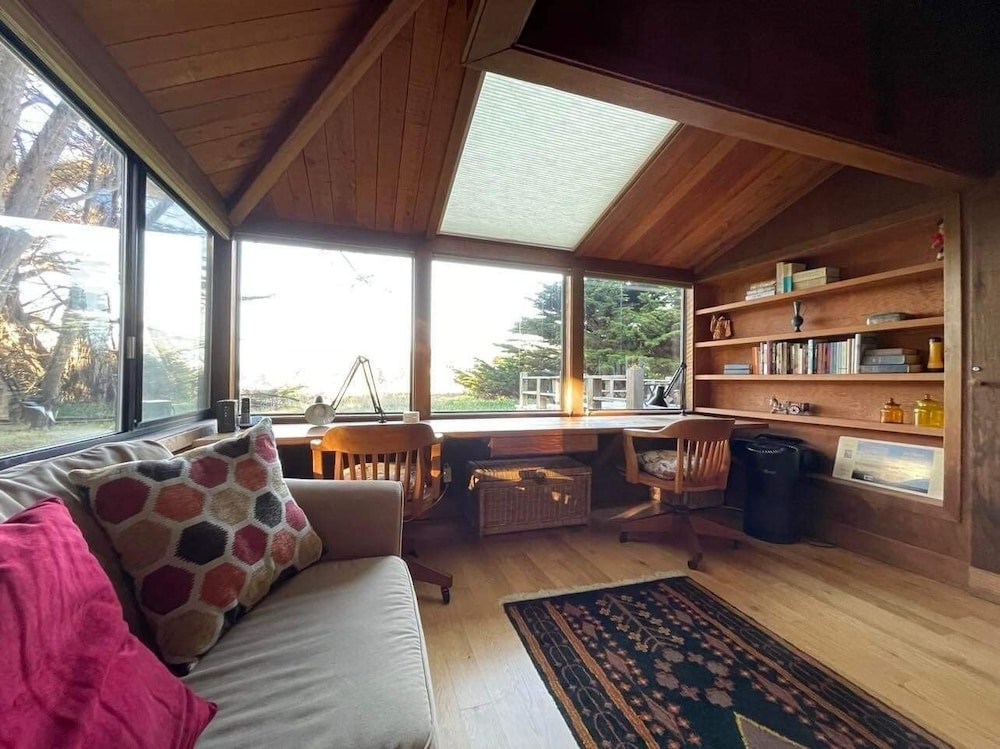 Sea Garden 2 Bedroom Home by RedAwning view 5