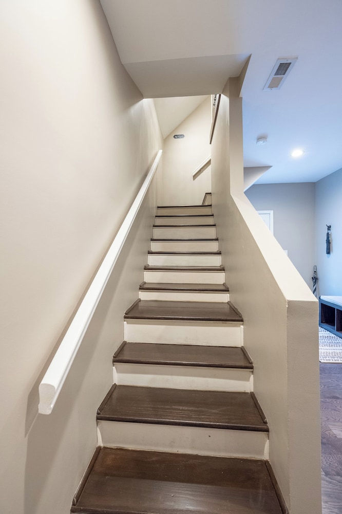 Unwind. Entertain. Explore. : Downtown Indy
