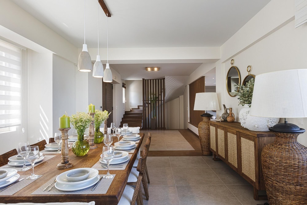 Villa Rizes Luxury in Maroulas view 5