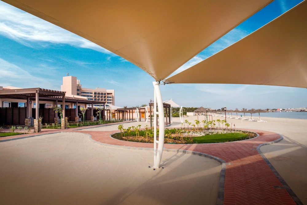 Danat Jebel Dhanna Resort