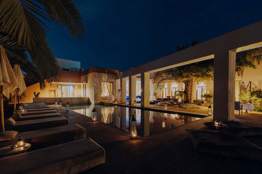 The Garden of Siredrah an Oasis With Pool and Hammam
