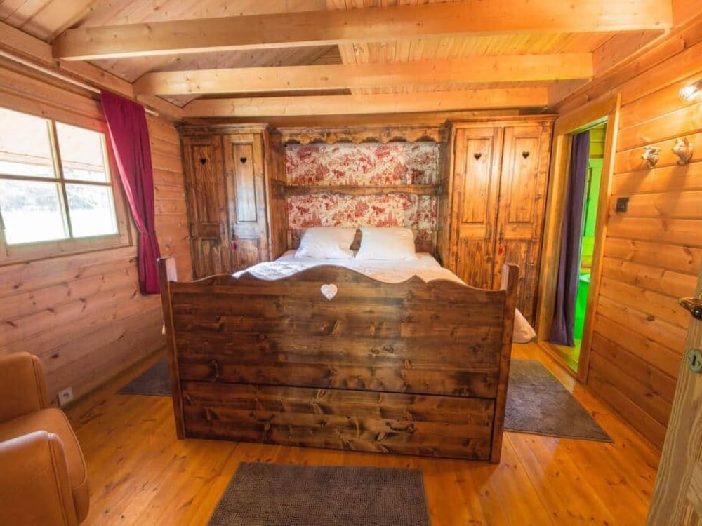 Charming Chalet in Durbuy Near Adventure Valley
