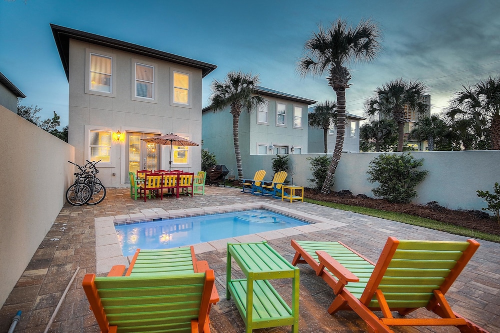 VILLA DEL CARMEN 5 Bedroom Holiday Home by Five Star Properties