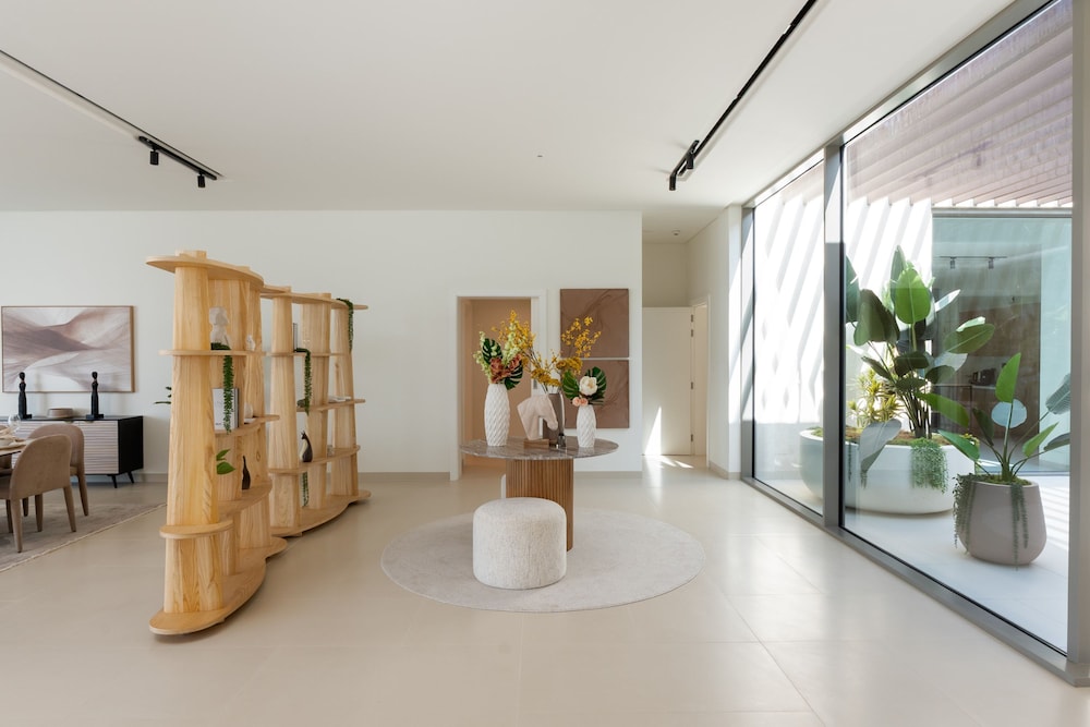 Luxe 4BR Villa Private Pool Beach Al Zorah
