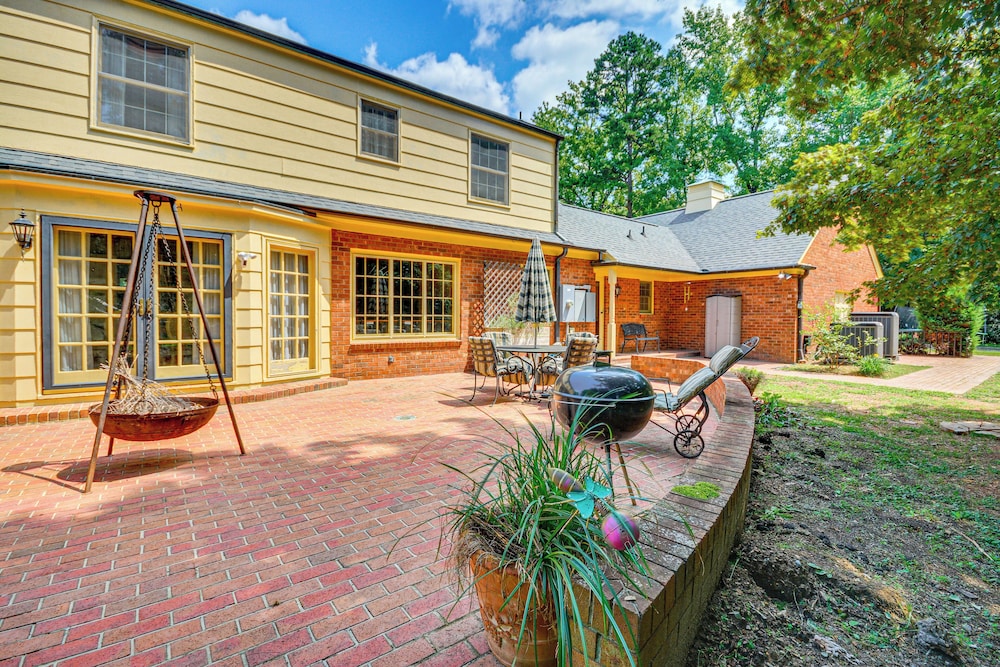 2 Mi to Main St Thomasville: Family Home w/ Games