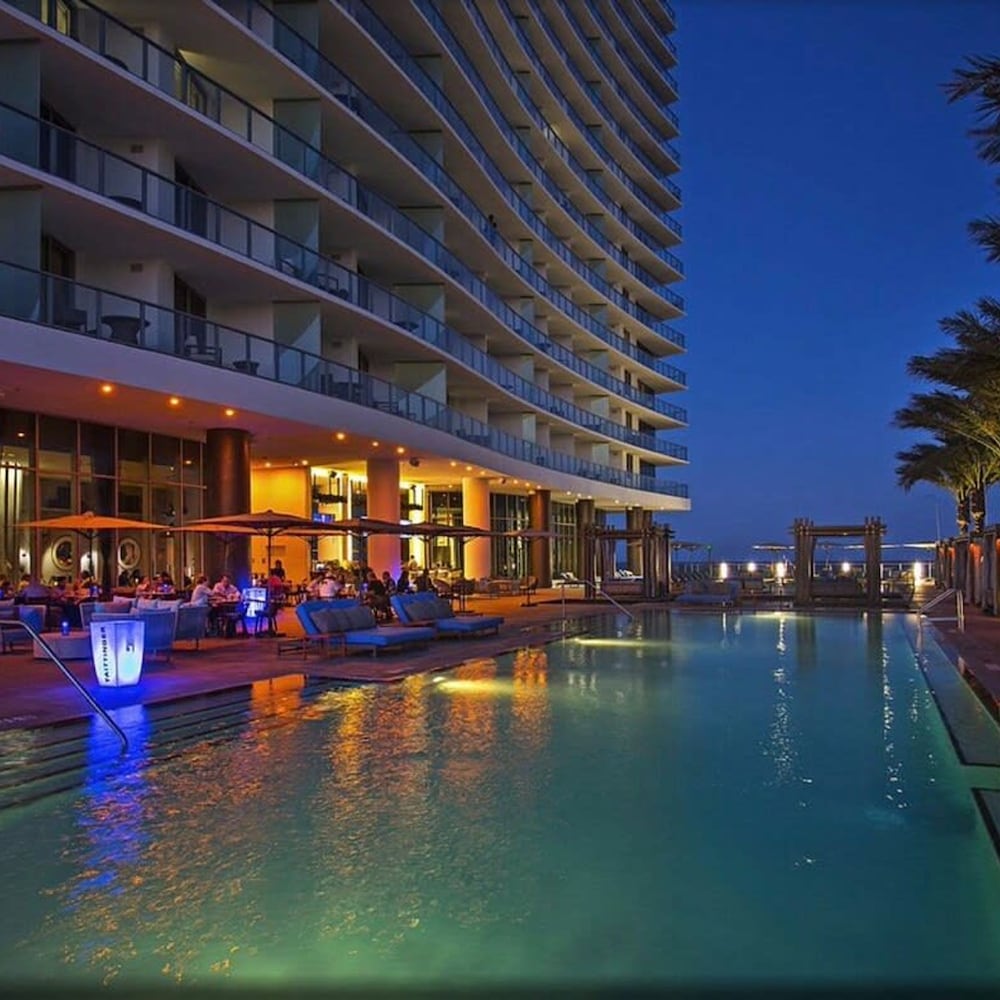 Rooftop Pool Oceanview Balcony Beachfront Resort