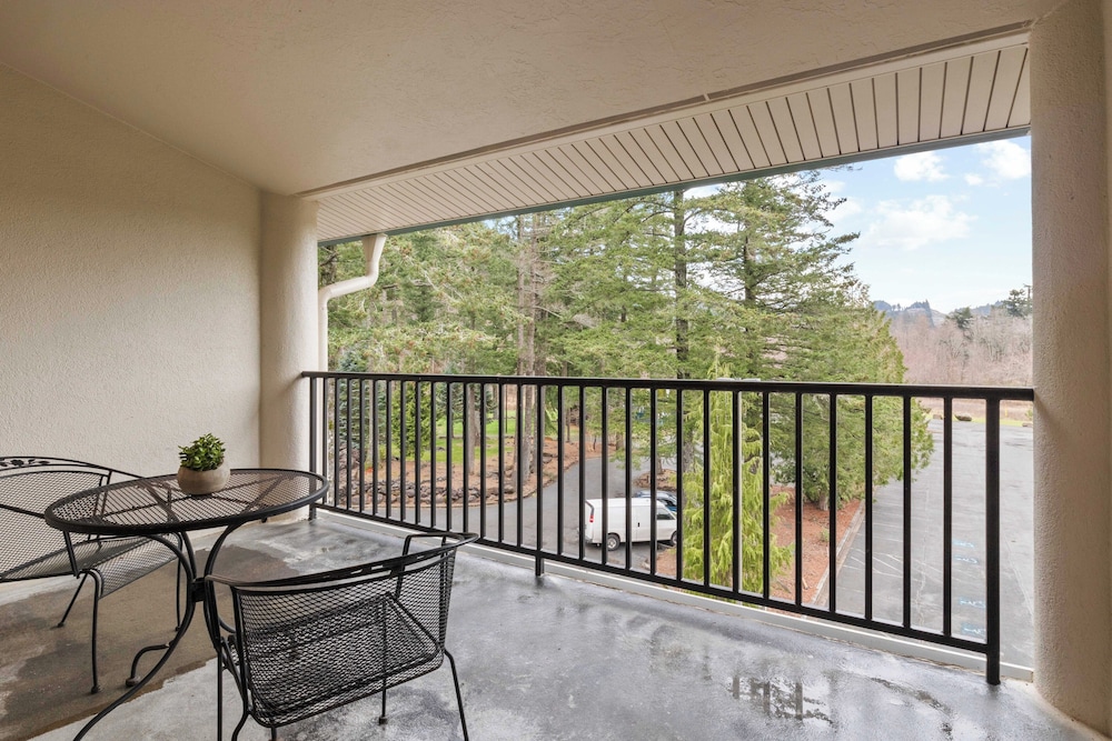 Bonneville Hot Springs Resort & Spa