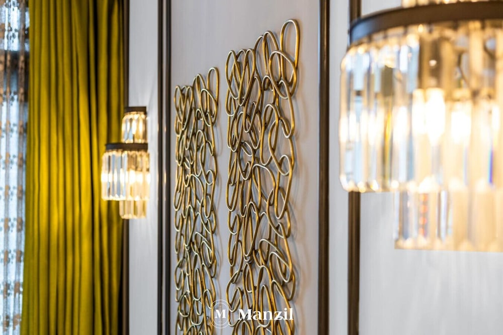 Manzil - Stylish 2BR nr Metro Station Al Jaddaf
