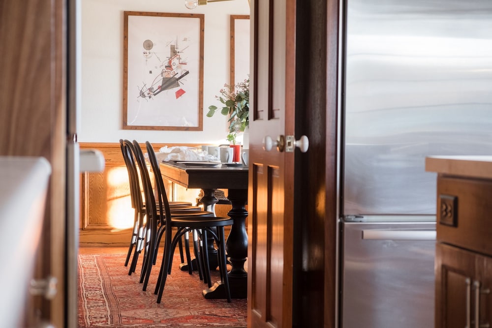 Cathedral by Avantstay Charming Secluded Estate w Sauna Pool Table Views of the Rolling Hills