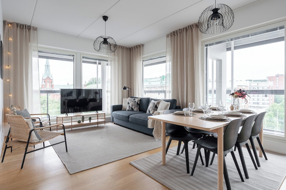 Modern 2BR Apartment with Sauna & Large Balcony