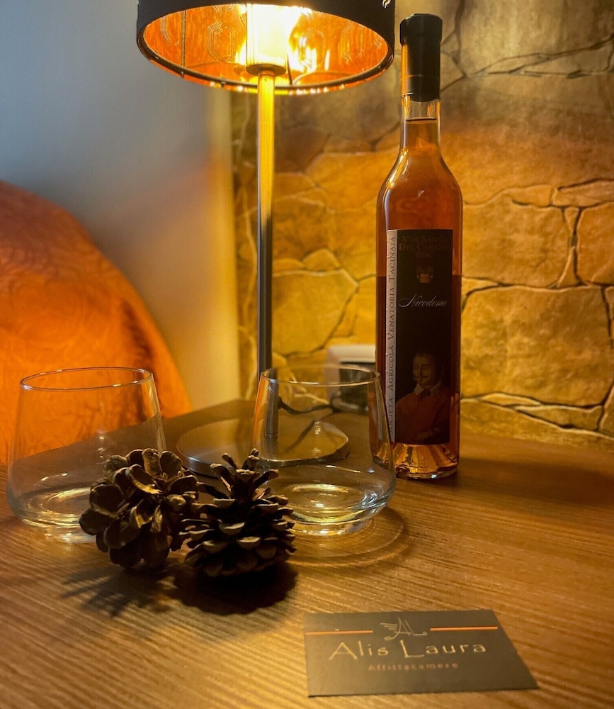 Room in Apartment - Alis Laura Guest House photo 3