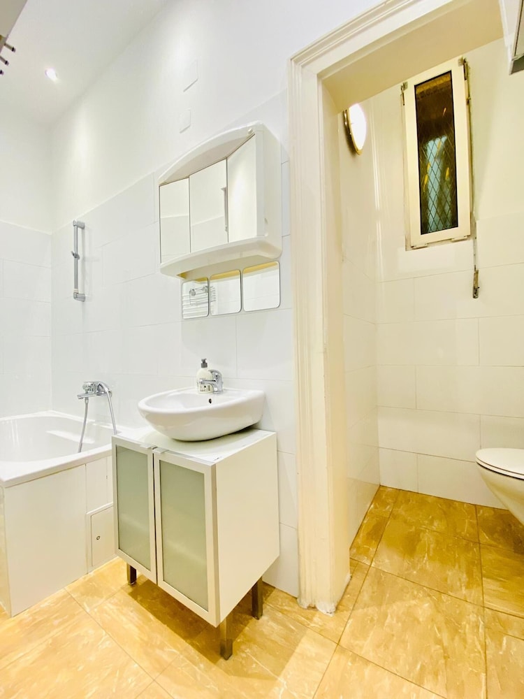Bright 2BR Apartment Near Westbahnhof