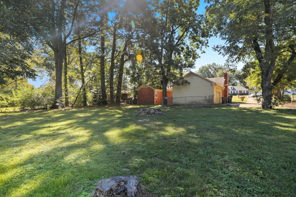 Bluff City Gem With Game Room 3 Bedroom Home
