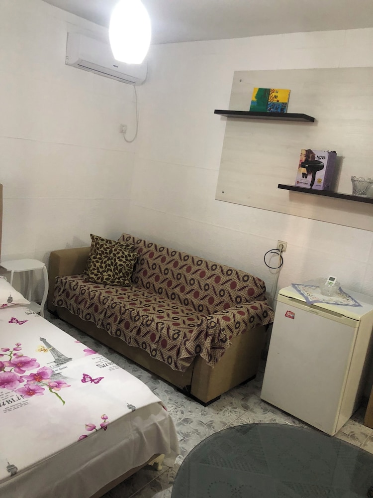 Monas Guesthouse