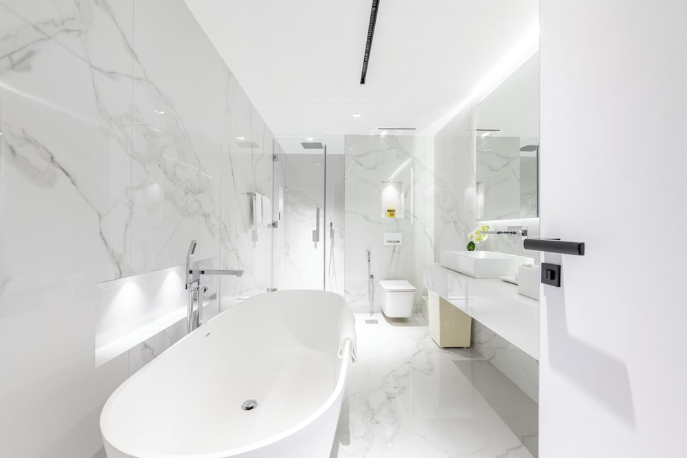 Seaside Elegance - Luxury 3-BR in JBR