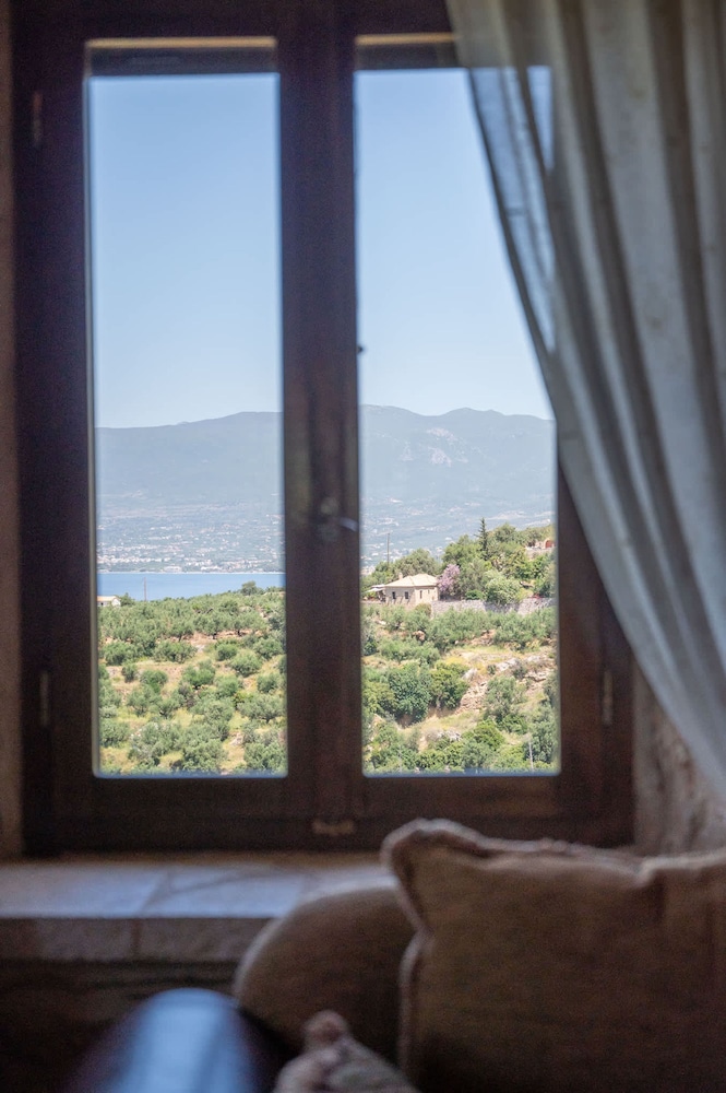 Niki s Tower - Majestic Seaview Stone Nest