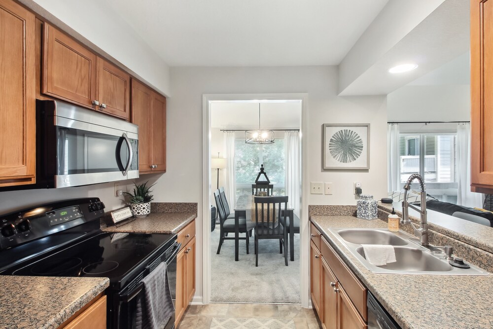 Overland Park Condo, Close to Lakes Parks! - Property Image 15