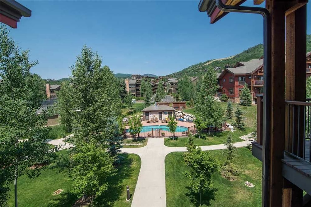 6308 Bear Lodge, Trappeur's Crossing Apartment 3