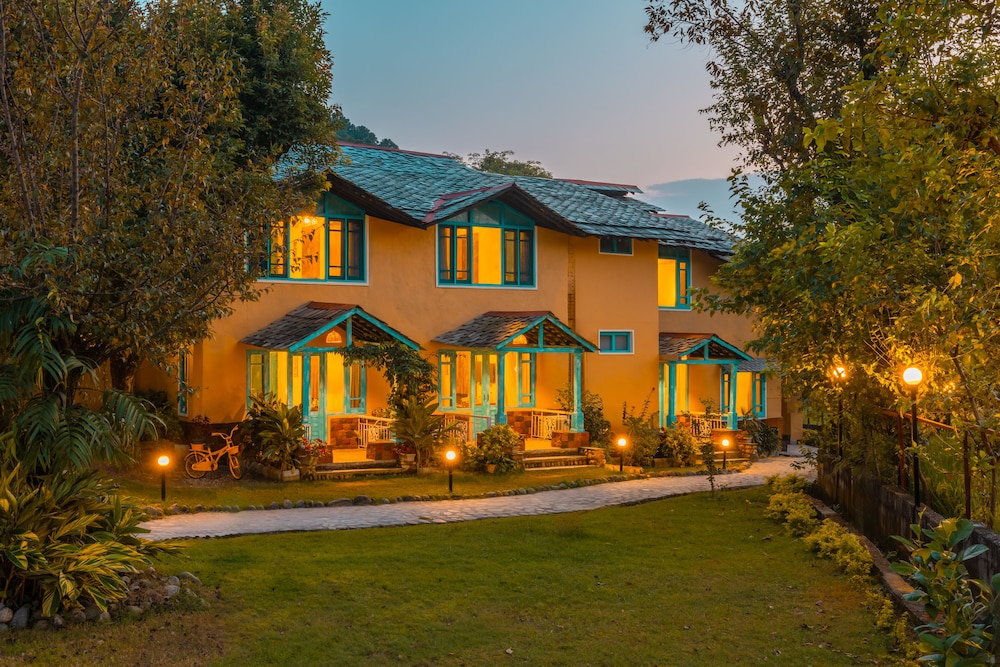 Tree of Life Birdsong Chalets