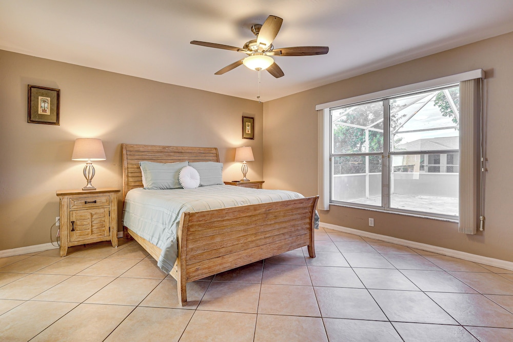 Private Pool & Spa: Airy Gem w/ Yard in Cape Coral