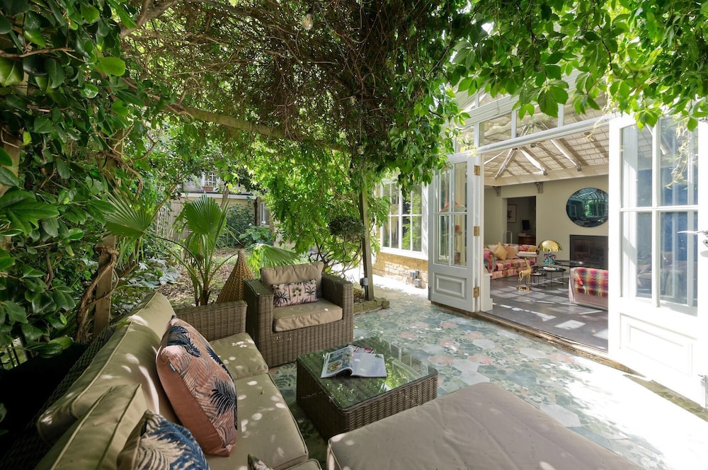 outdoor bbq area
