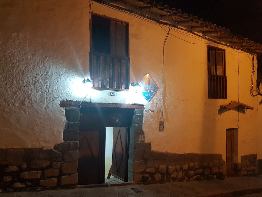 Reinbo Hostel B&B