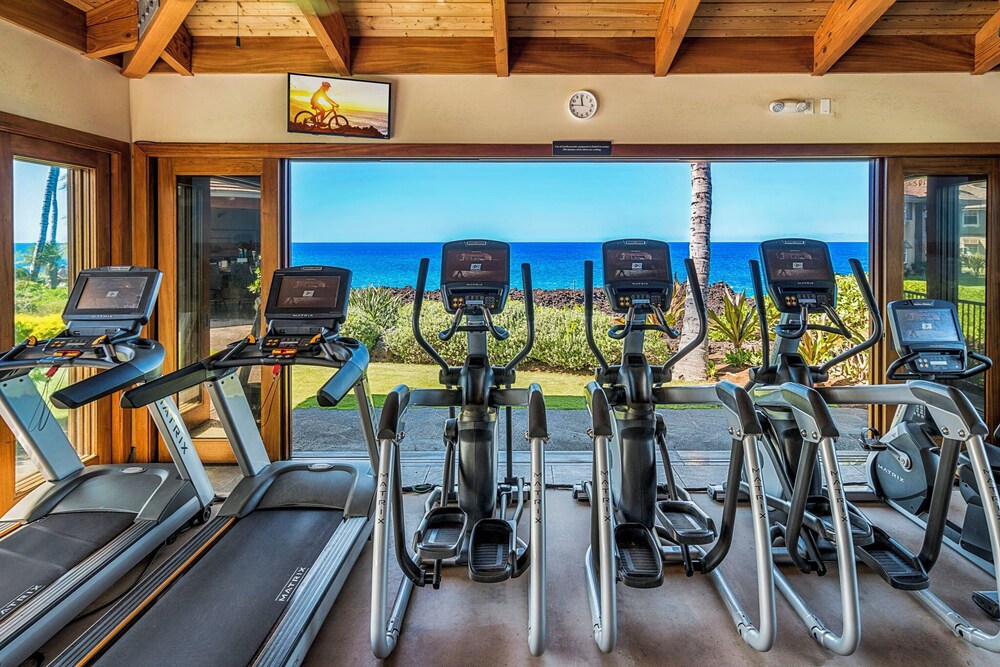 Direct Ocean Front - AC - Concierge Included - Ocean Viewing Lanai & Near Shops! -vrkcv