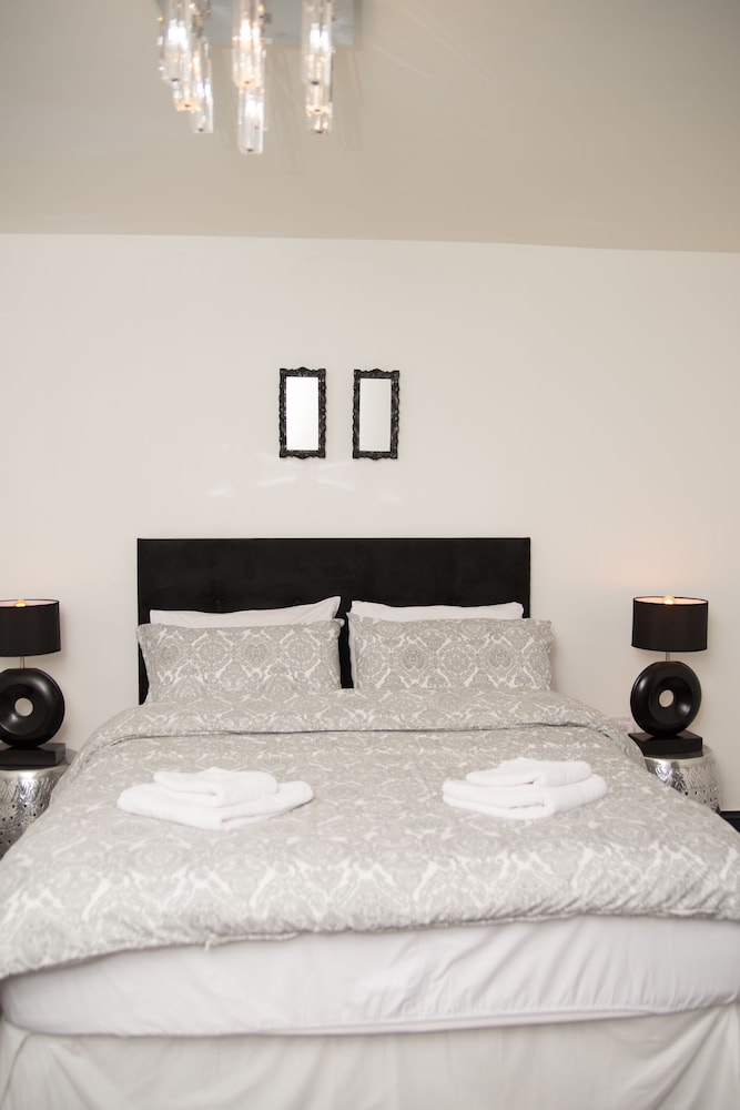 Luxury Executive Serviced Apartment