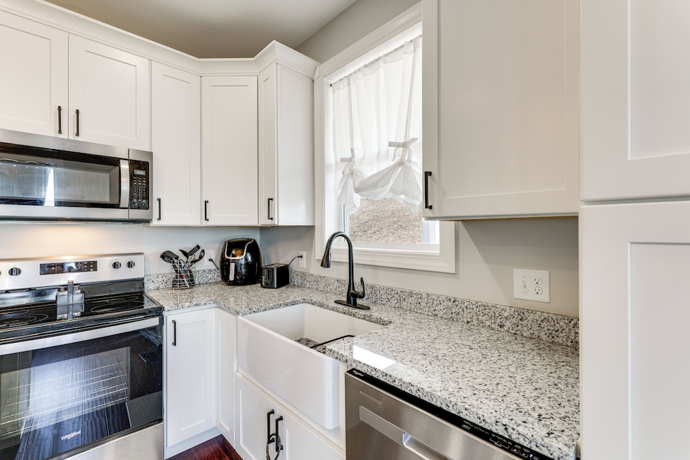 Cherokee Lake Retreat w/ Views in Morristown!