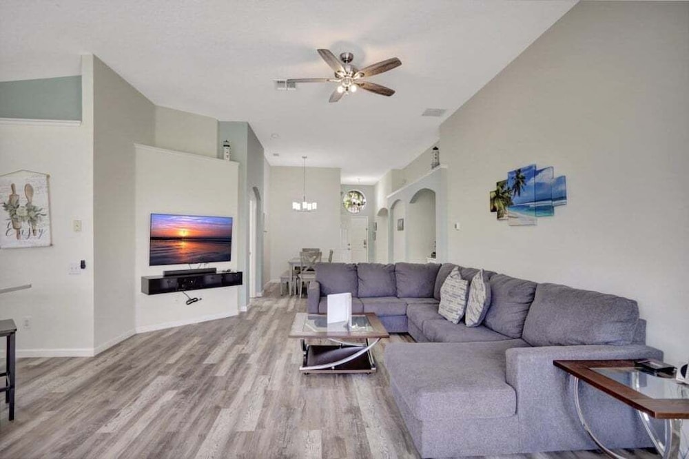 Luxury Windsor Palms Villa W/ Pool Near Disney! 4 Bedroom Villa