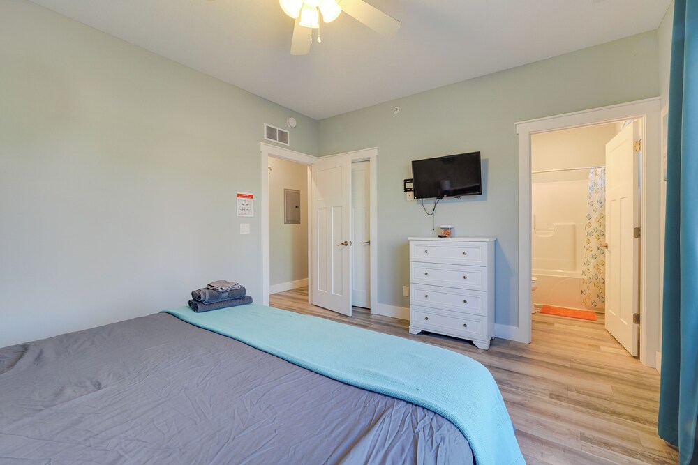Walk to Beach: Traverse City Condo on Front Street
