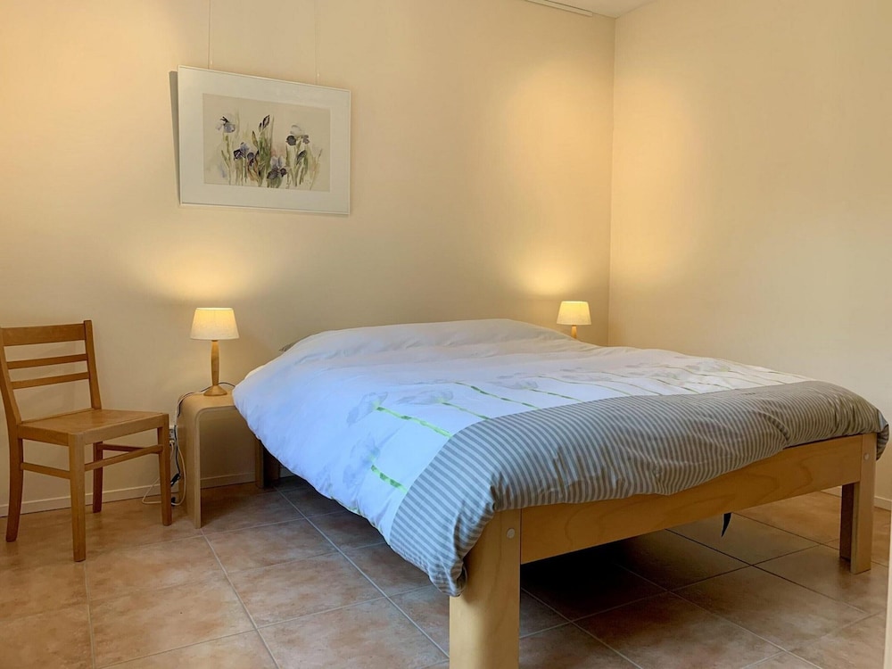Comfortable Family Bungalow Near Beach