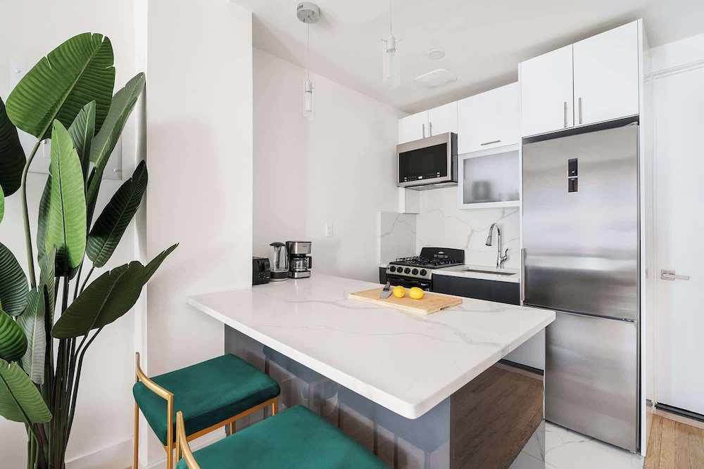 1597 New York Apt