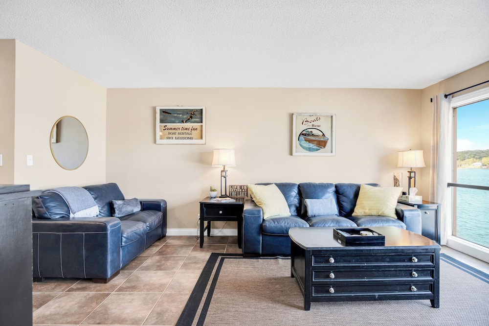 Spacious Family Friendly 3 Bed/3 Bath w/ Amazing Views, Lakeside Pool, & Boat Slip