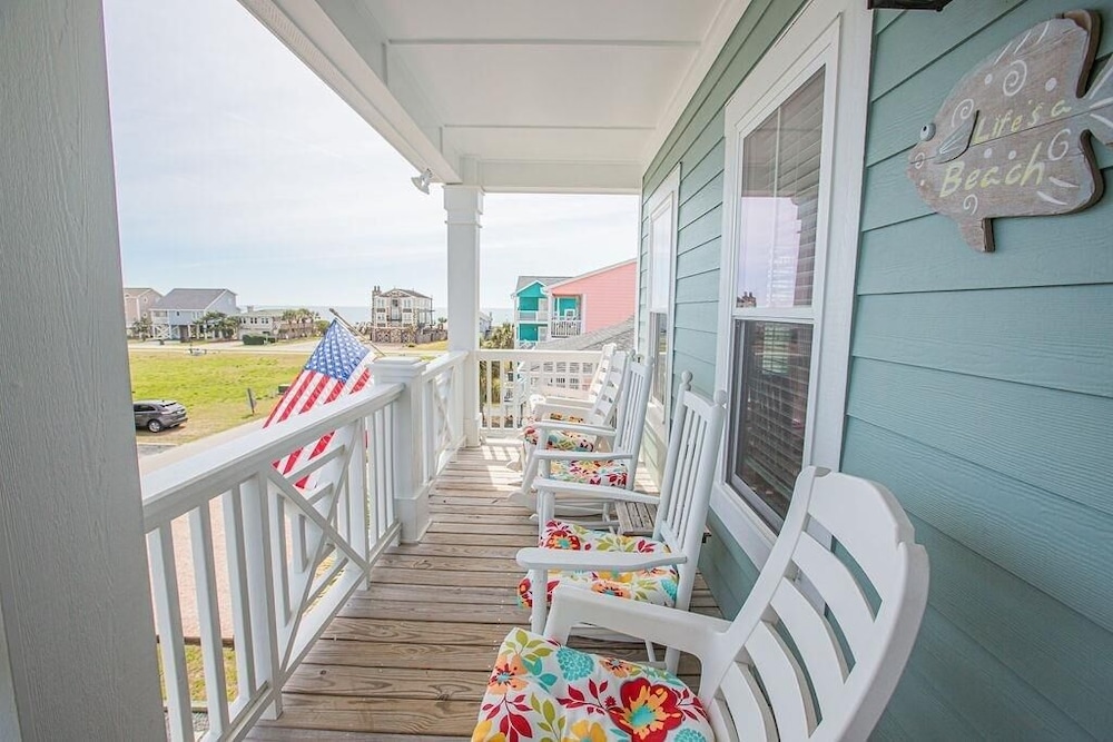 Life's A Beach 4 Bedroom Home by RedAwning