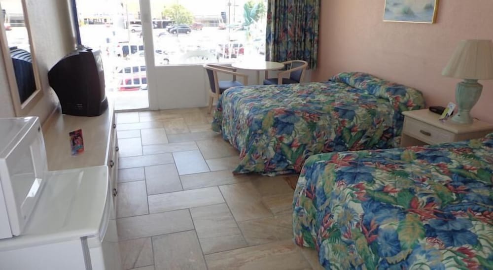 Quarterdeck Motel