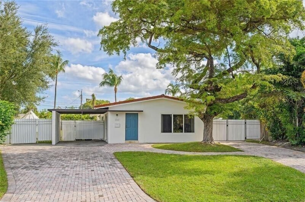332 Wilton Manors in Wilton Manors