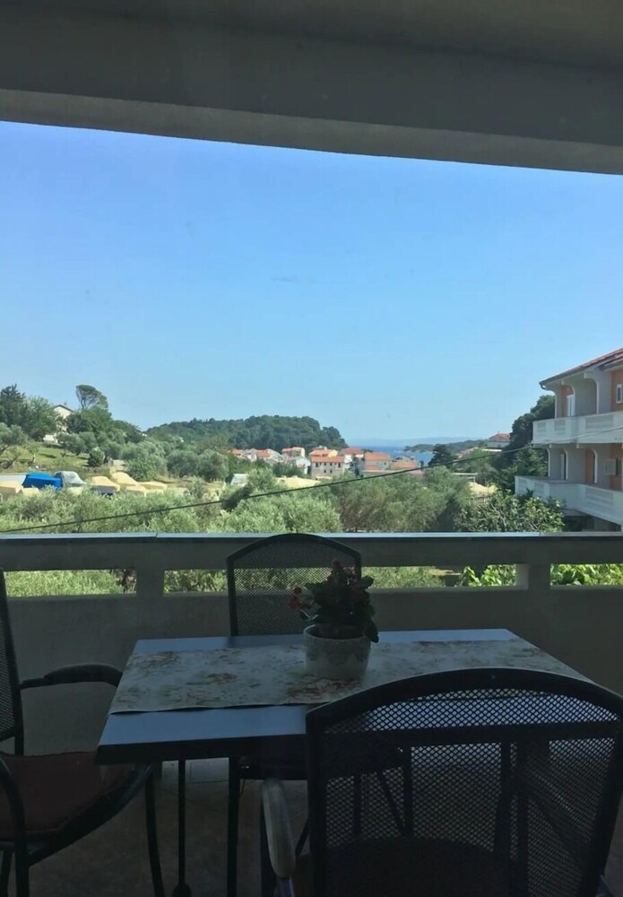 Frane - With Garden - A2 view 5