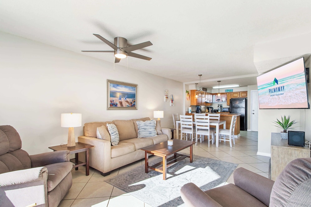 Gulf View 2 Bed Beaches Pool Dining and Fun