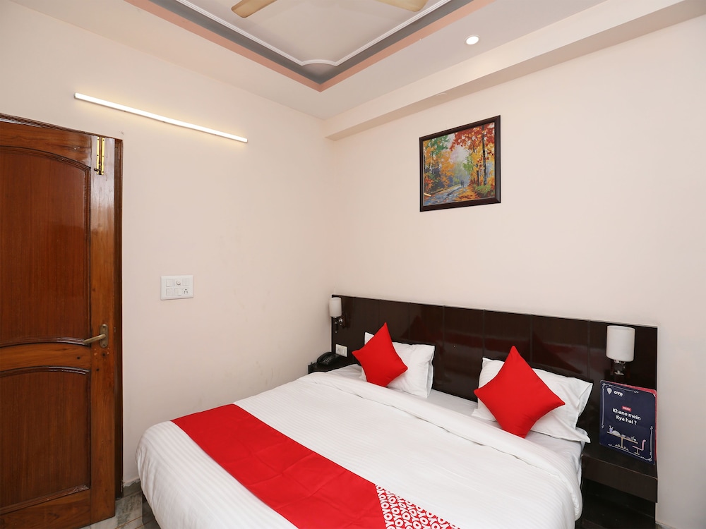 OYO 14390 Hotel Samrat